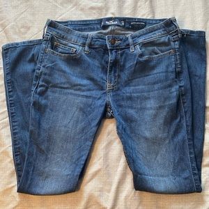 Hollister Low Rise Super Skinny Size 7 Short